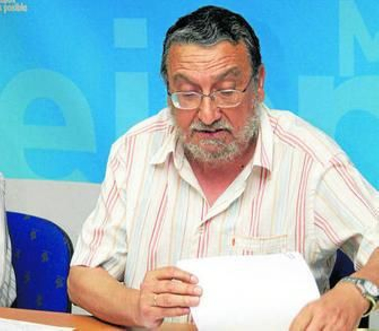 El alcalde del Cerro de Andévalo, Juan Manuel Borrero, en una comparecencia de 2008. El alcalde del Cerro de Andévalo, Juan Manuel Borrero, en una comparecencia de 2008.