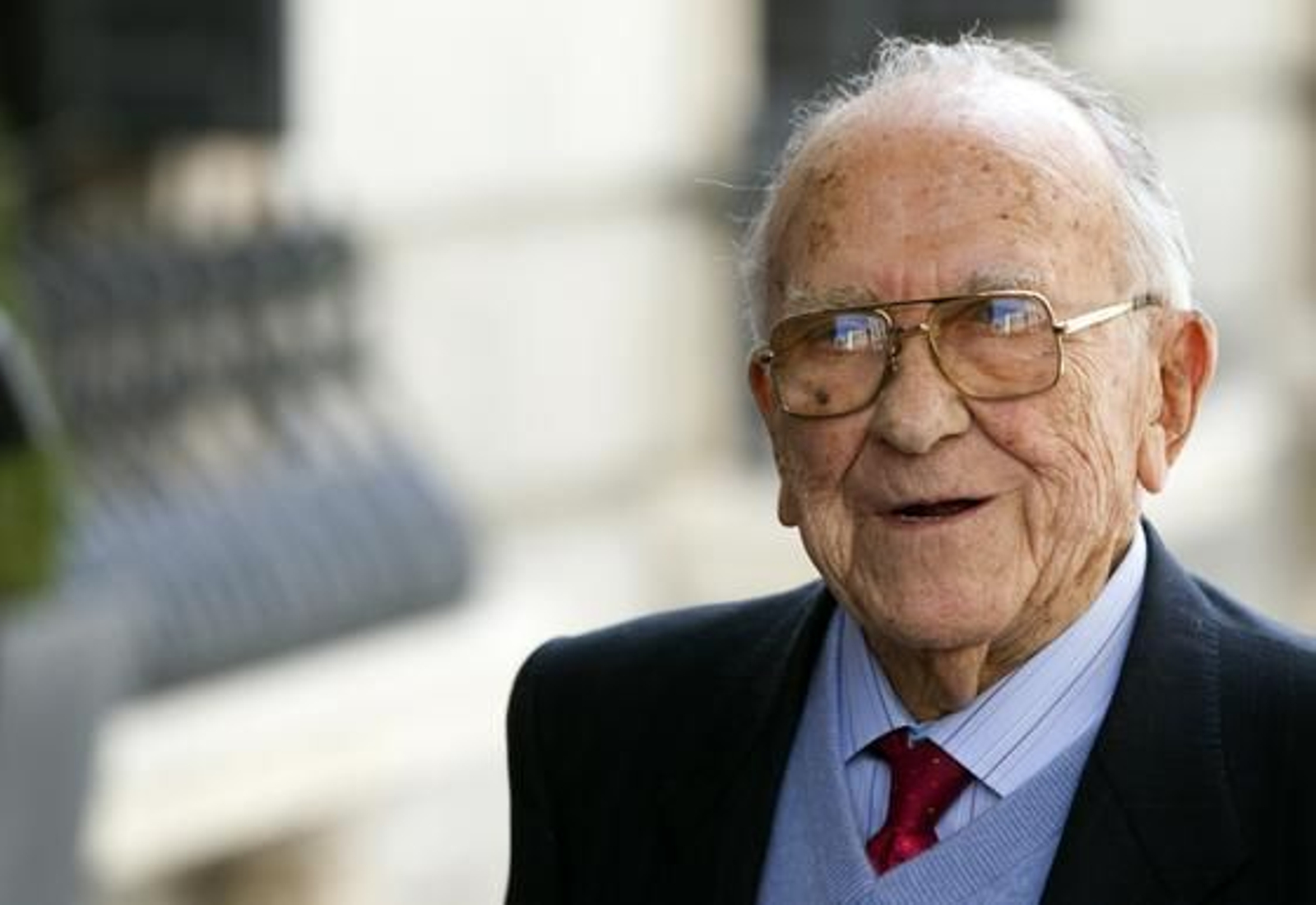 Santiago Carrillo sonríe.

Foto: Efe/Afp photo/Reuters
