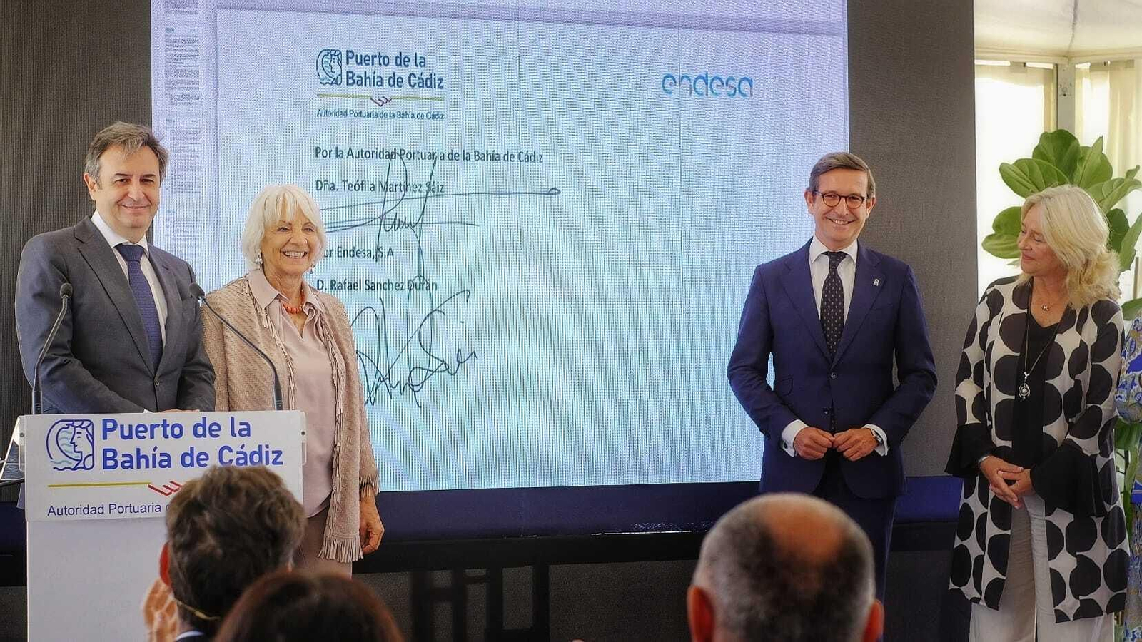 Representantes de la APBC, Endesa y Junta de Andalucía, tras la firma del protocolo