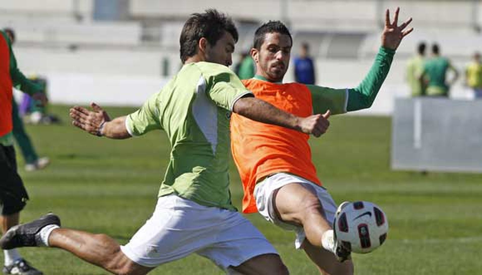 Isidoro se apodera de la banda izquierda ante las ausencias de Vega y Nacho