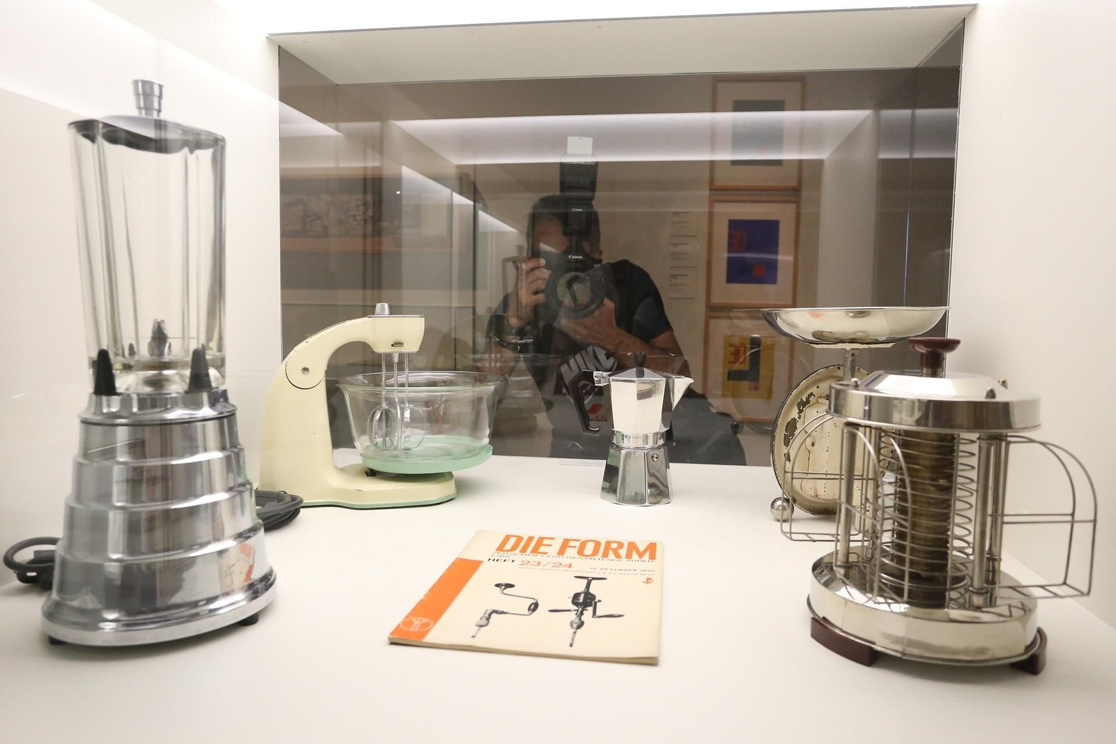 Exposición ‘Construyendo nuevos mundos. Las vanguardias históricas en la colección IVAM (1914-1945)’.