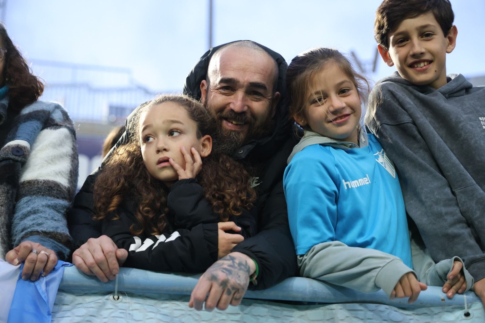 Búscate en las fotos del entrenamiento del Málaga CF en La Rosaleda
