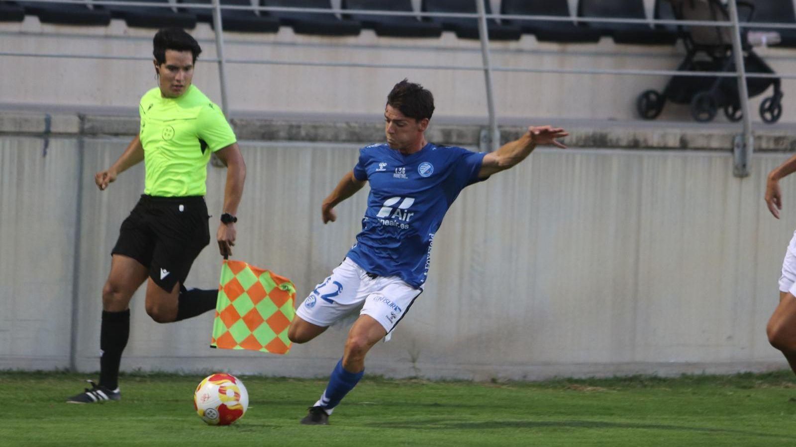 Juanjo Mateo fue titular en el primer partido y regresó a la que fue su casa.