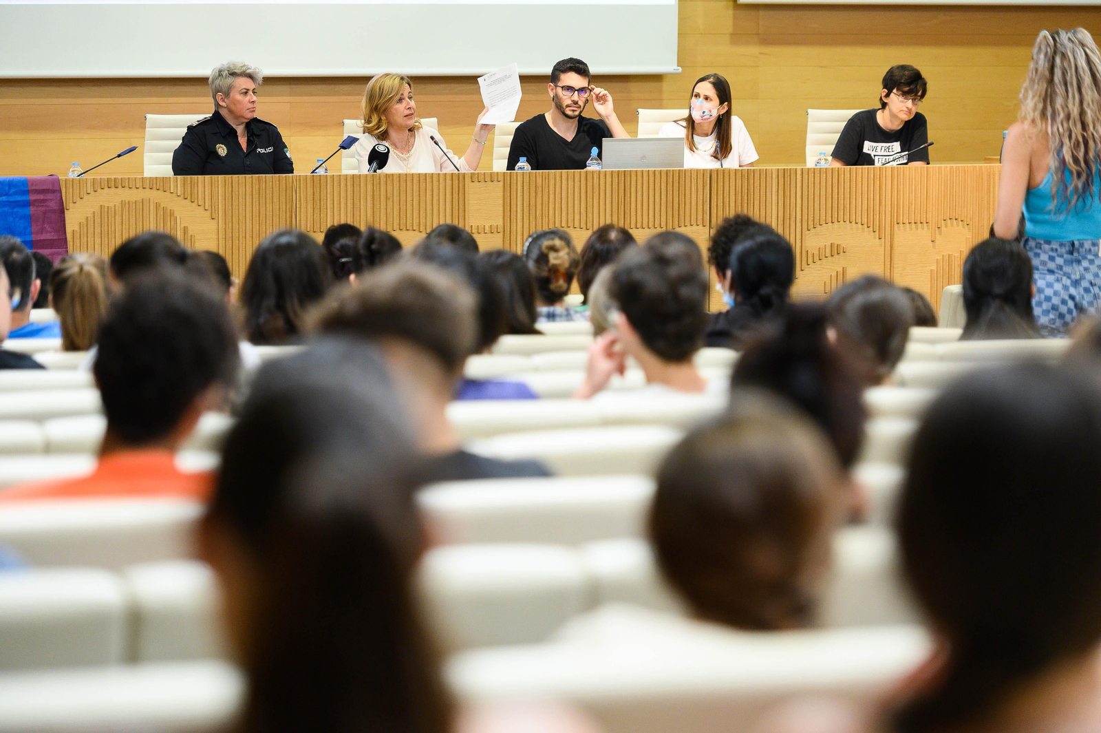 El Ayuntamiento anima a los jóvenes almerienses a denunciar los delitos de odio