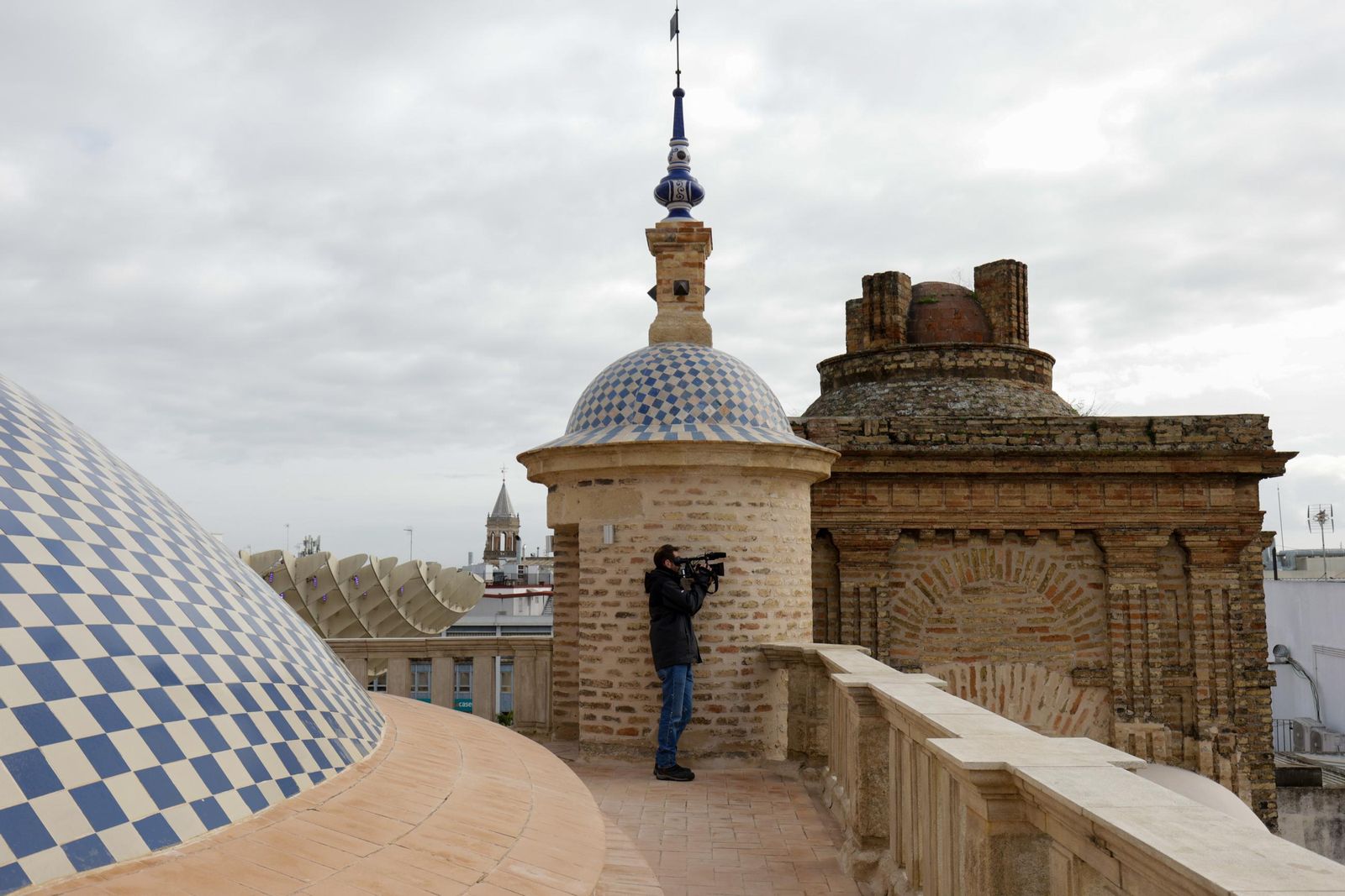 Las imágenes de la visita a las cubiertas de la Iglesia de la Anunciación