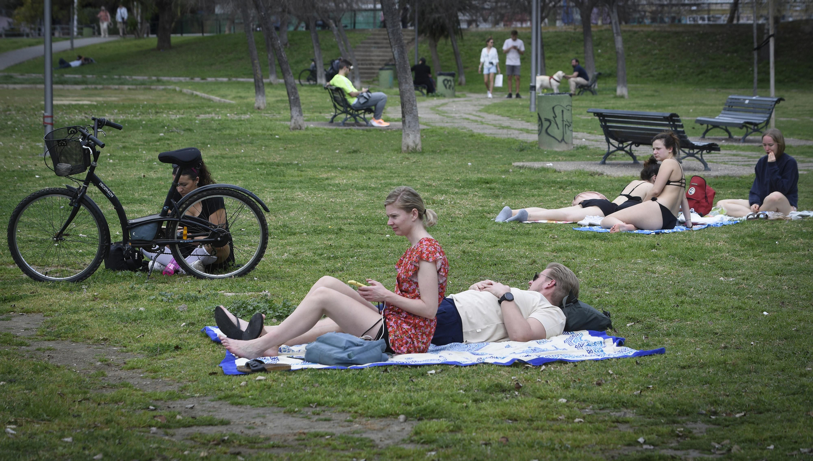 Imágenes de un fin de semana casi primaveral en Sevilla