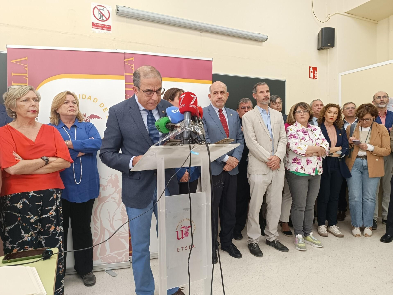 Miguel Ángel Castro durante la rueda de prensa en Agronómicas.