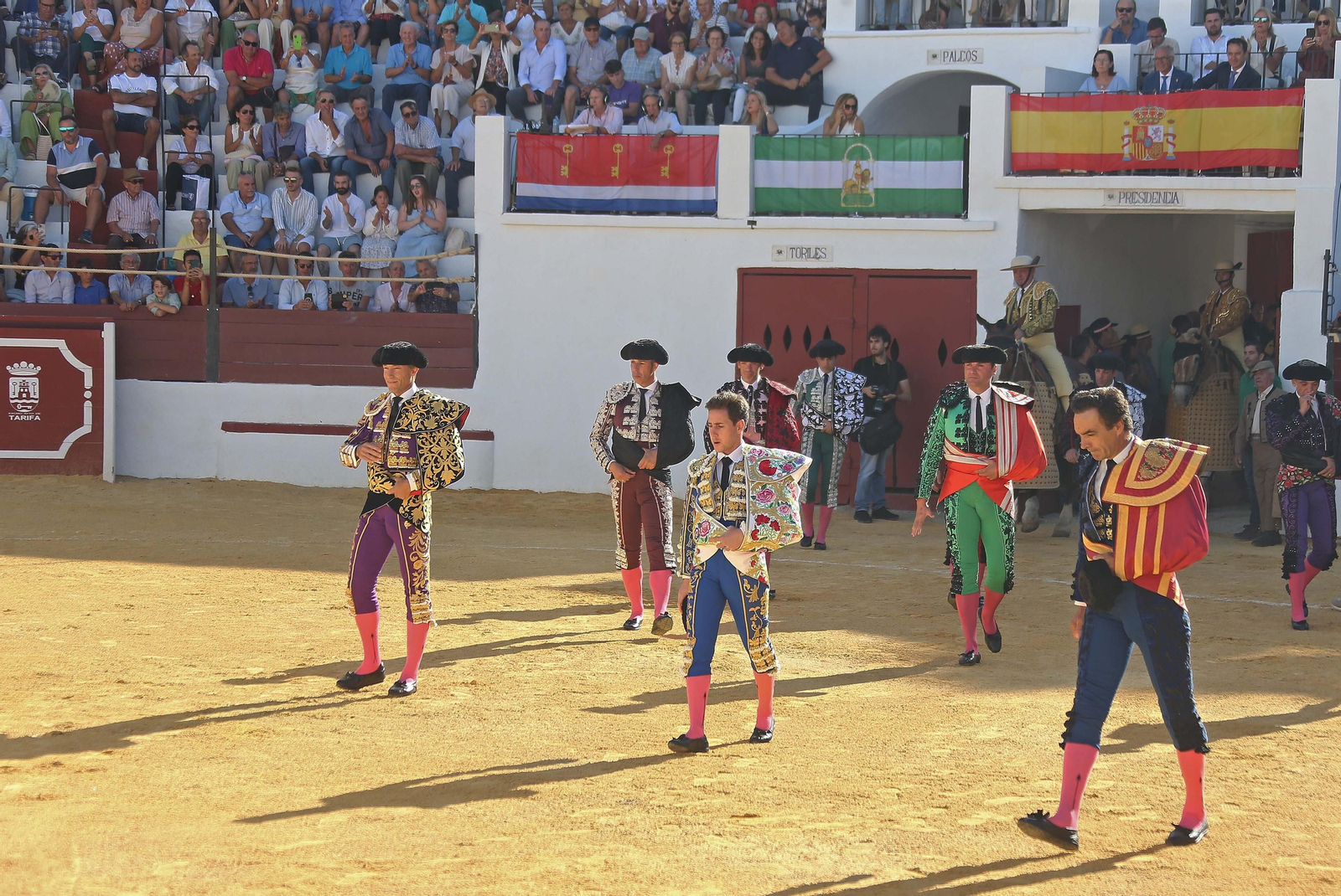 Fotos de la corrida de la reapertura de la plaza de toros de Tarifa: El Cid, Manuel Escribano y Manuel Ponce