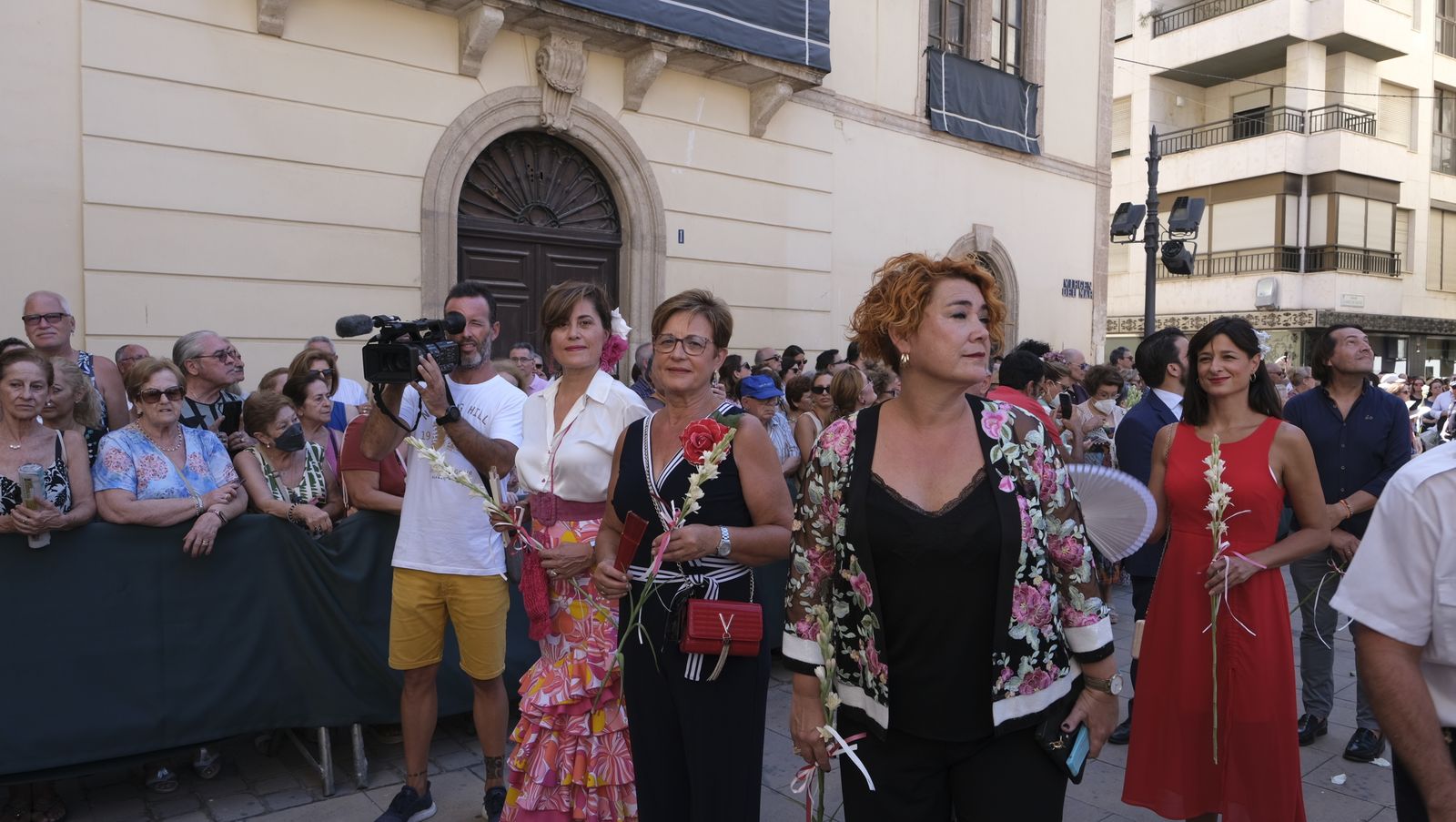 Imágenes de la ofrenda floral a la Virgen del Mar. Feria de Almería 2022