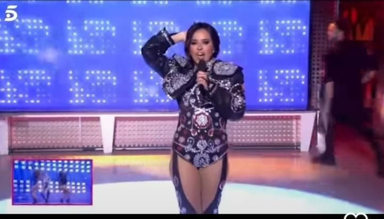 Carmen Alcayde en su homenaje a la eurovisiva Chanel