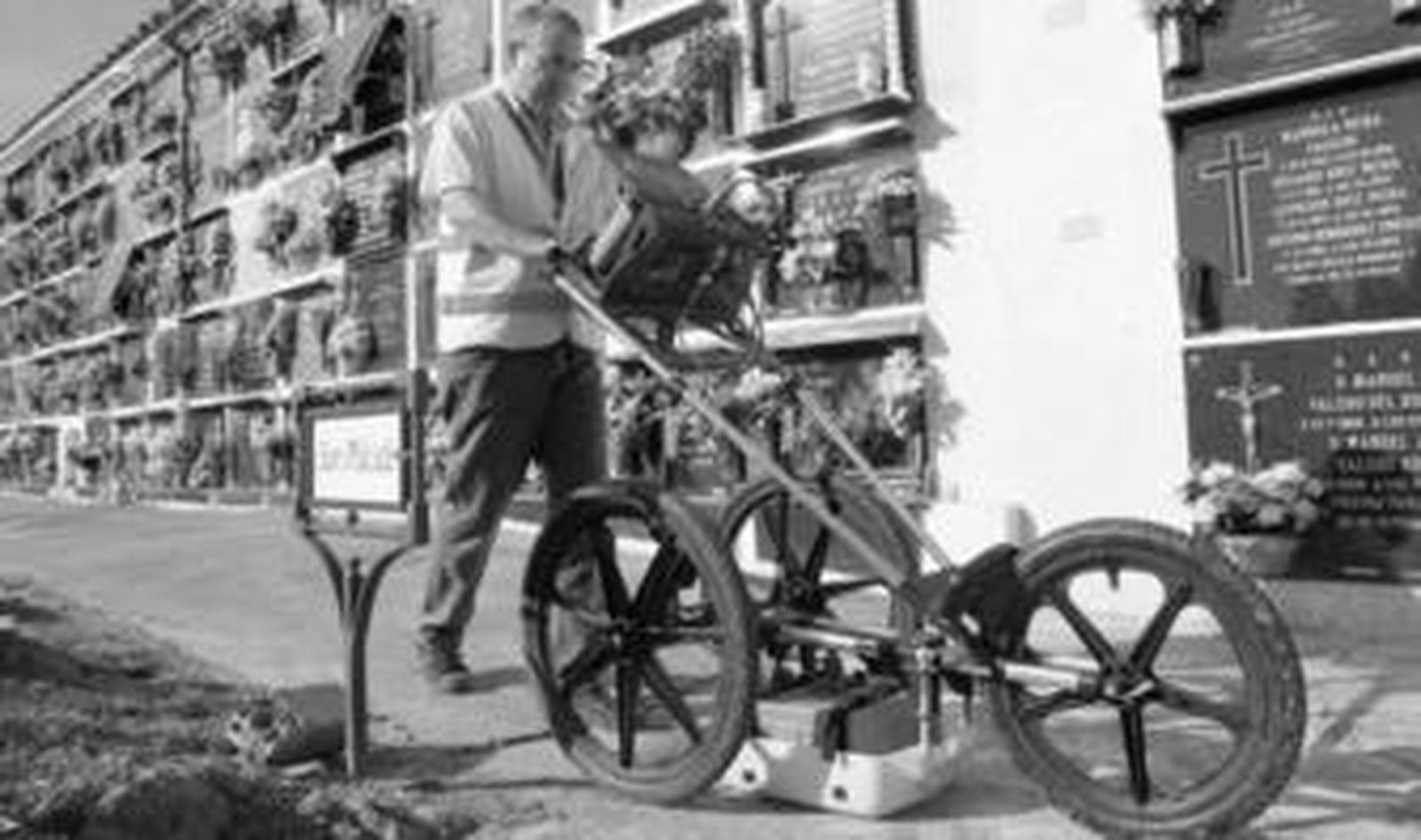 Los trabajos para localizar una fosa común en La Salud comenzaron hace un par de semanas.