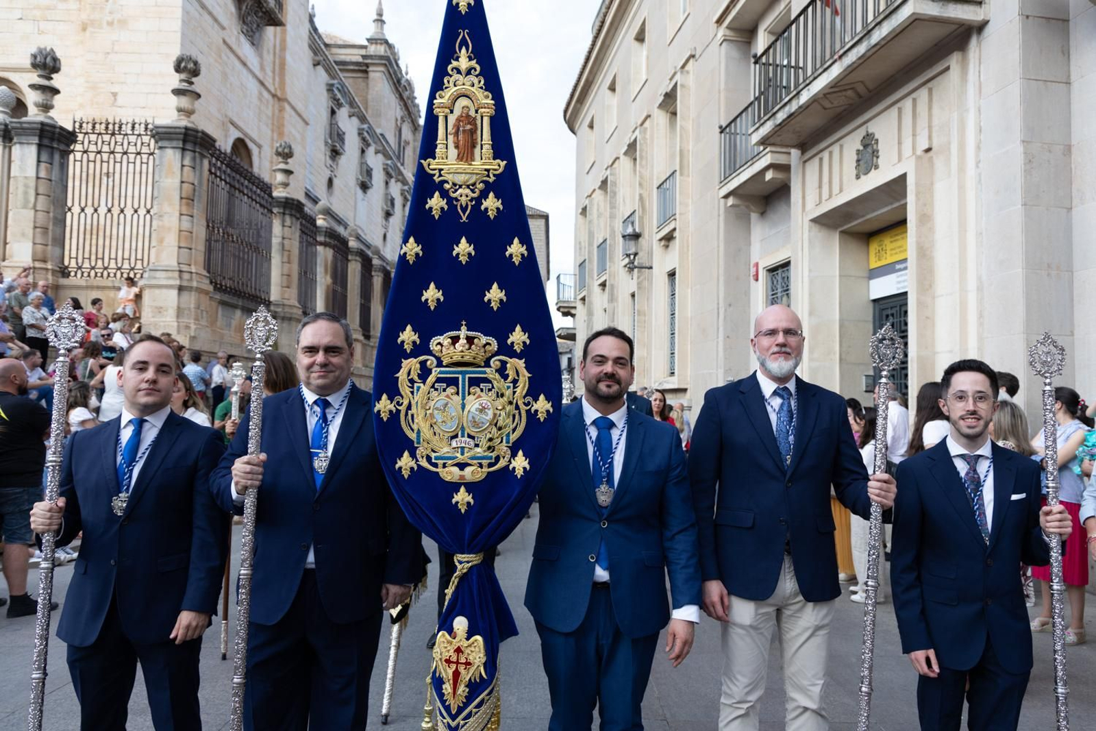 Así ha procesionado la Virgen de la Capilla por Jaén en su día grande.