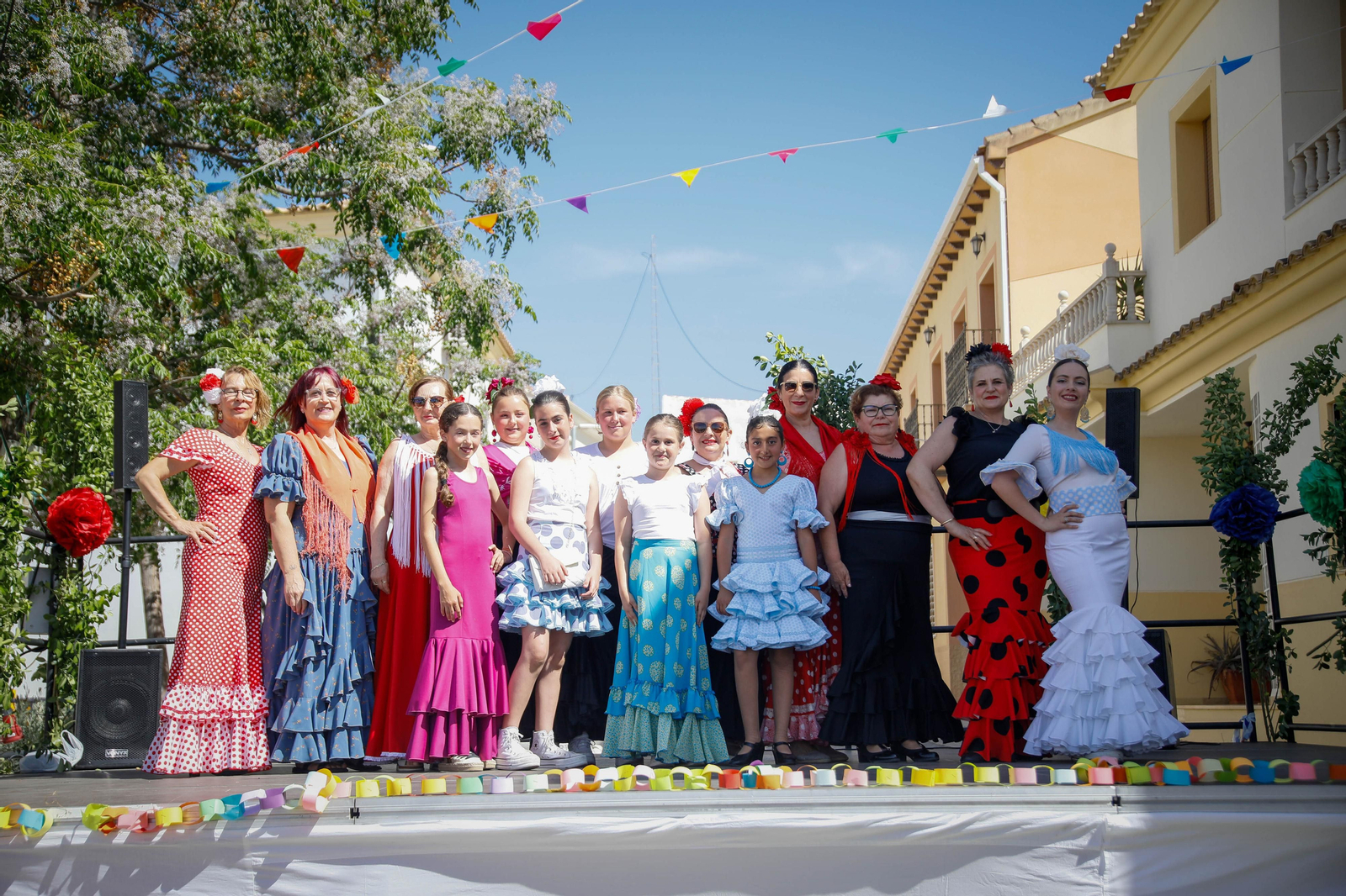 Así es la gran alfombra de serrín para que levite la Virgen de Fátima de Tíjola