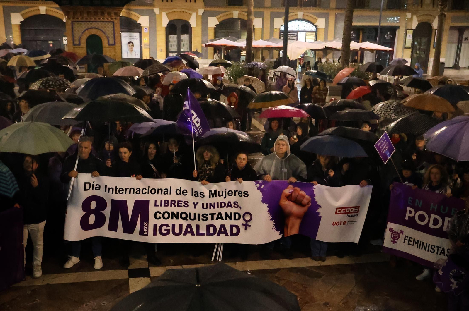 Imágenes de la manifestación del 8M en Huelva