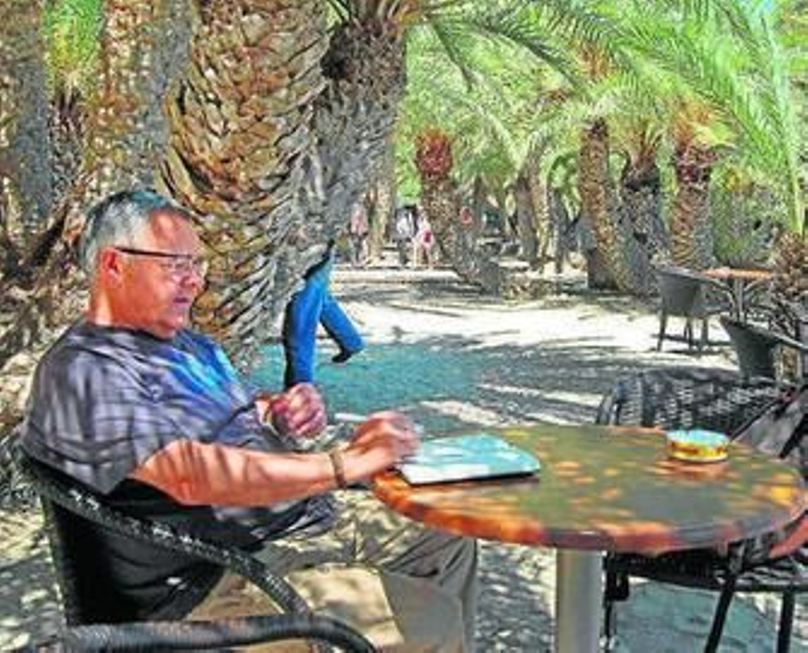 M. Muñoz Fossati, en el palmeral de Vai, en el este de Creta.