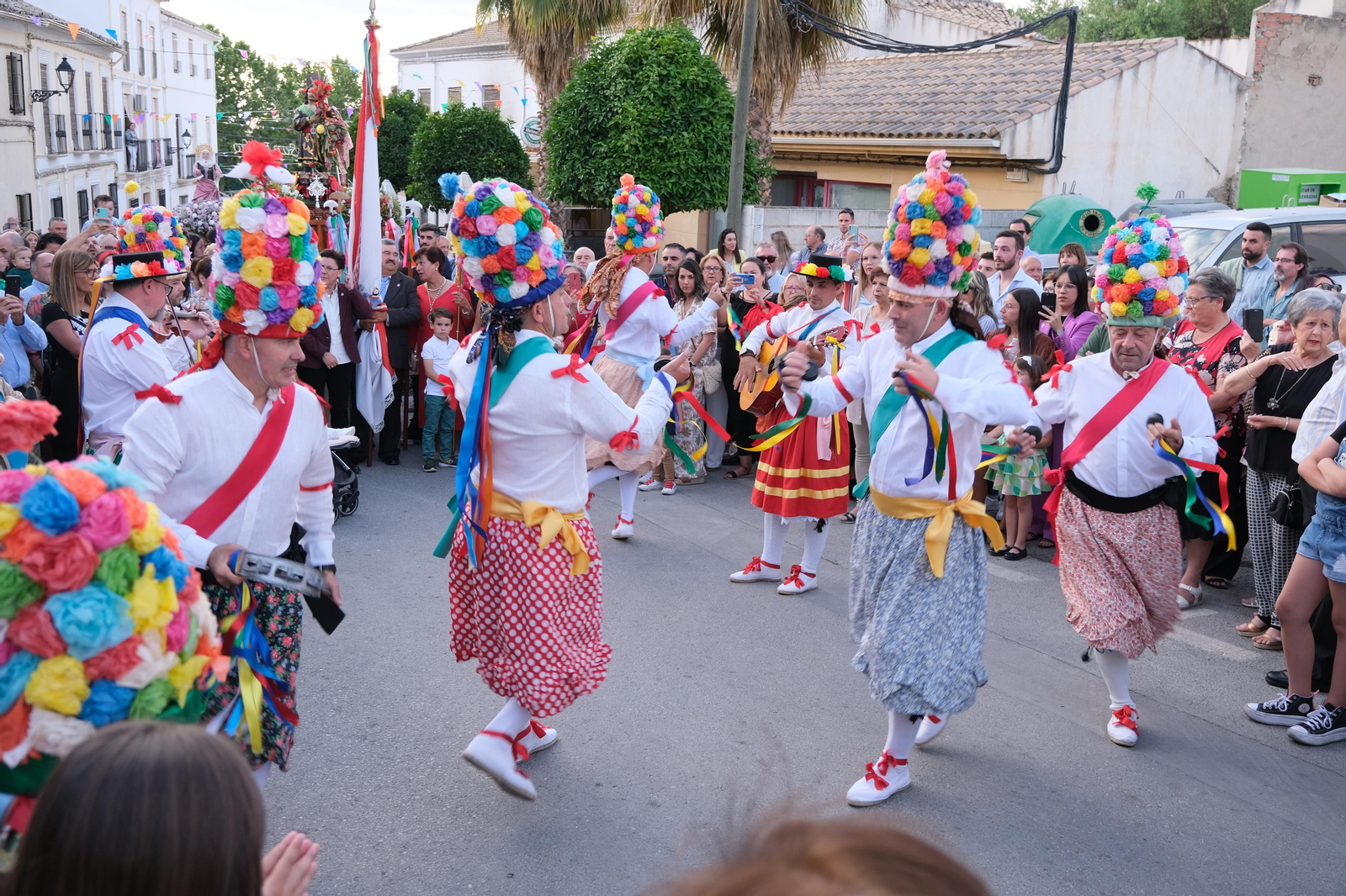 Las imágenes de San Isidro y los danzantes de Fuente-Tójar