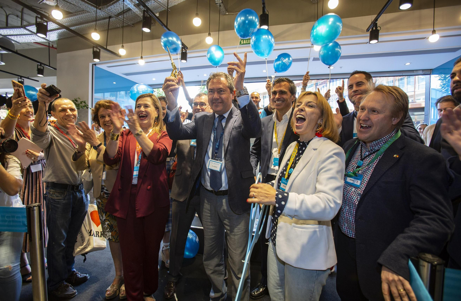 La apertura del centro comercial Torre Sevilla, en imágenes