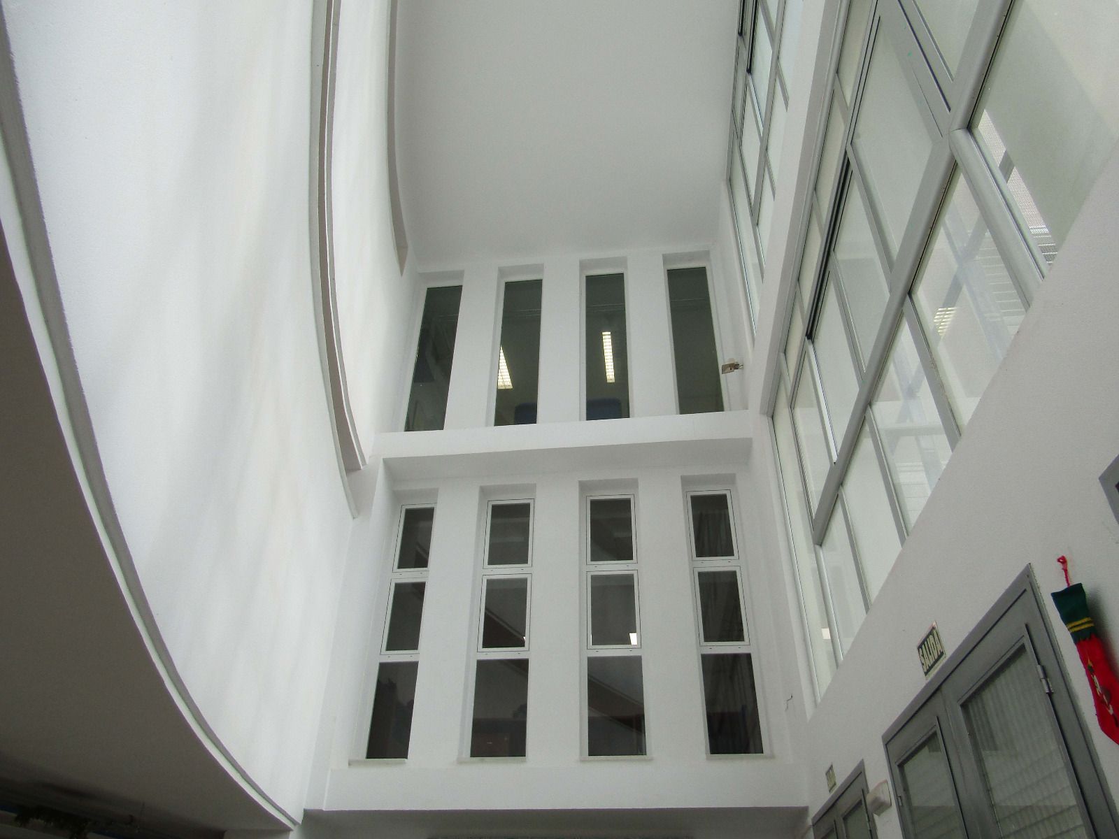 Imagen de una de las actuaciones en centros educativos de Sevilla.