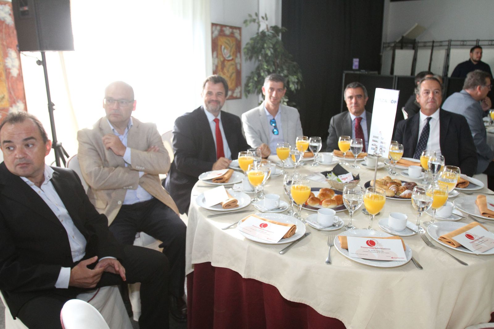 Imágenes del Desayuno Informativo del Grupo Joly con Javier Targhetta