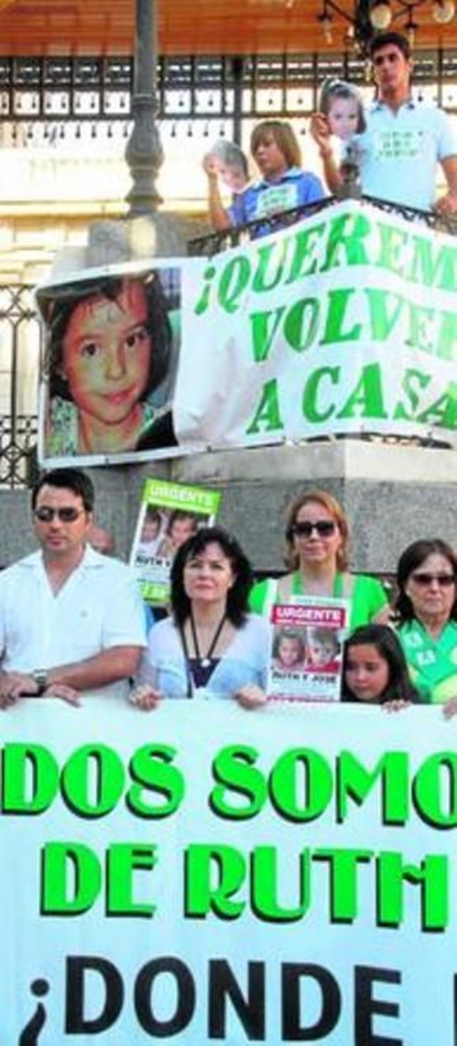 Ruth Ortiz, ayer, entre su hermano Estanislao y su amiga Esther Chaves.