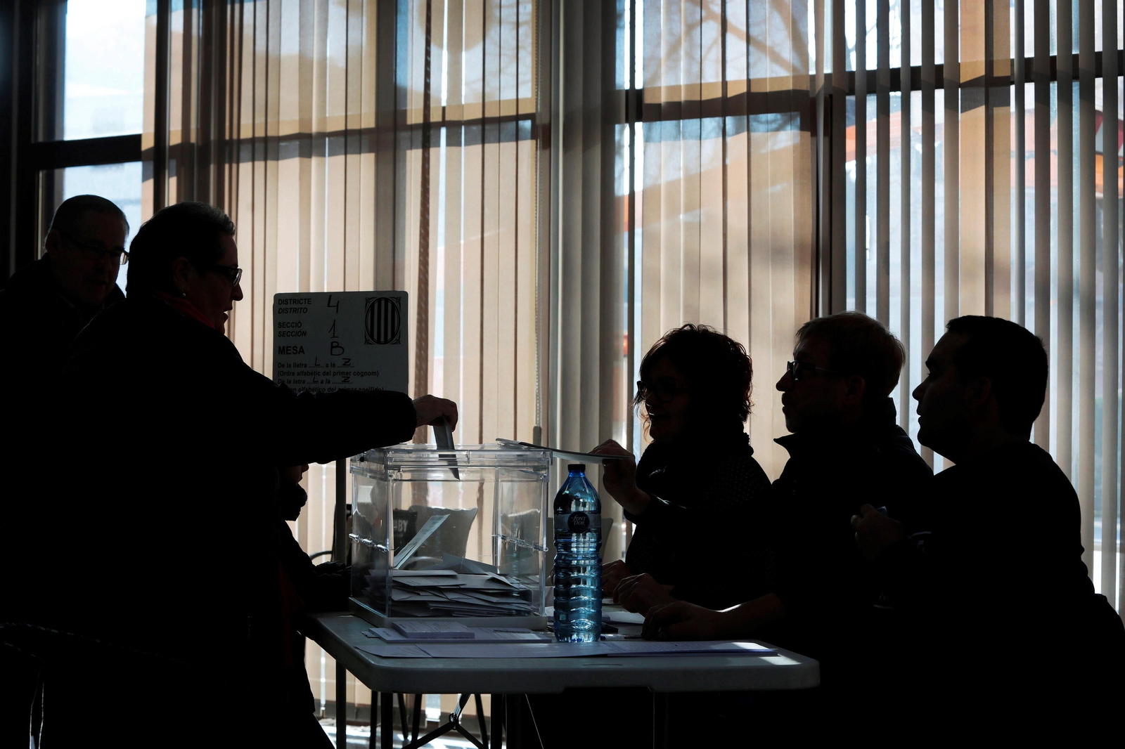 La jornada electoral en Cataluña, en imágenes