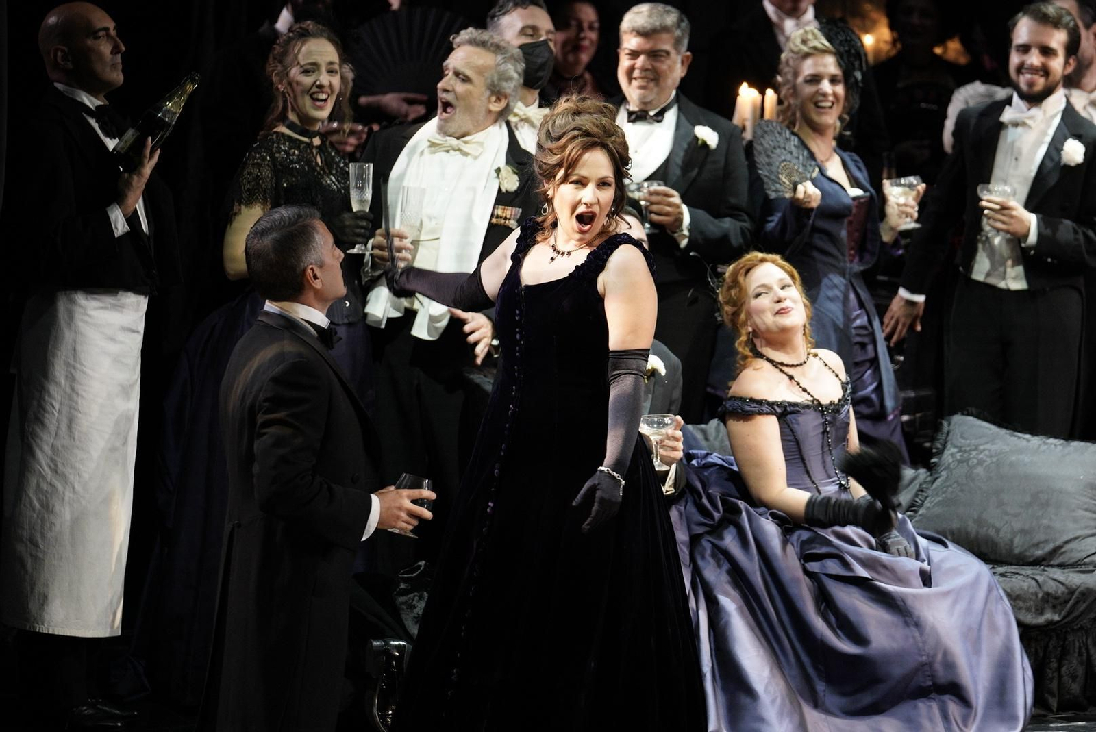 Nino Machaidze como Violeta Valéry.