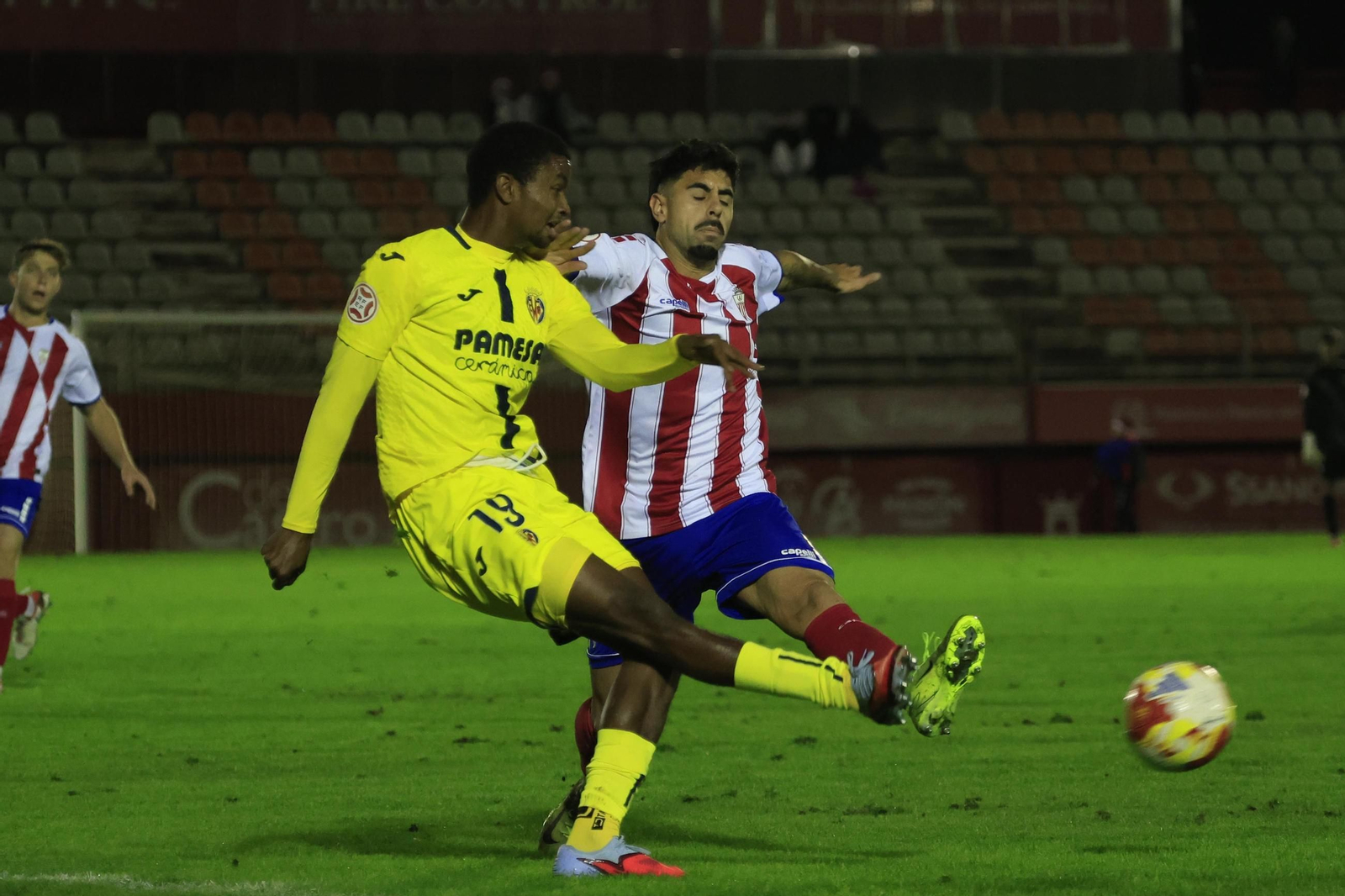 Las mejores fotos del Algeciras - Villarreal B de Primera Federación