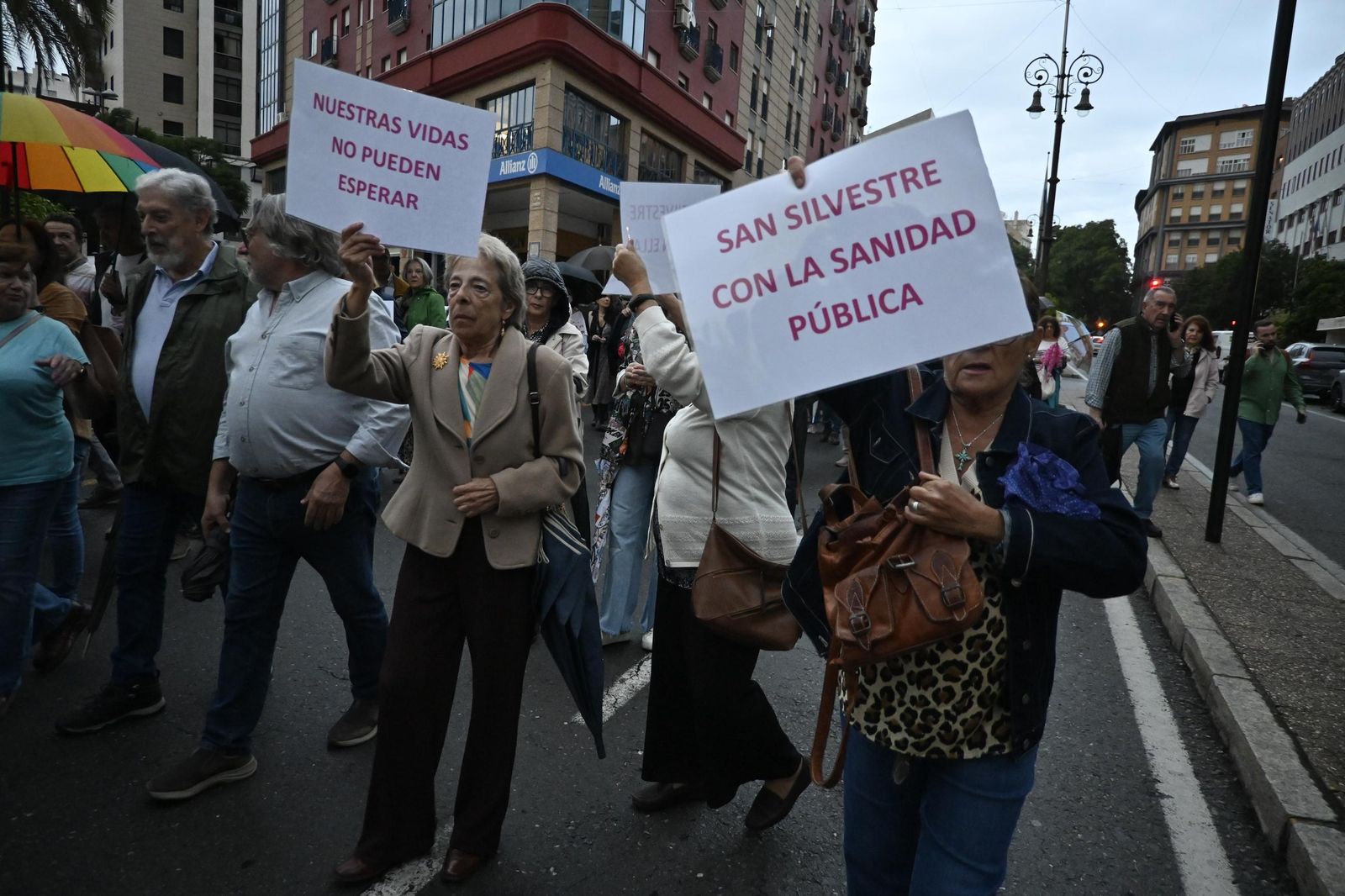 Las mejores imágenes de la manifestación por la sanidad en Huelva