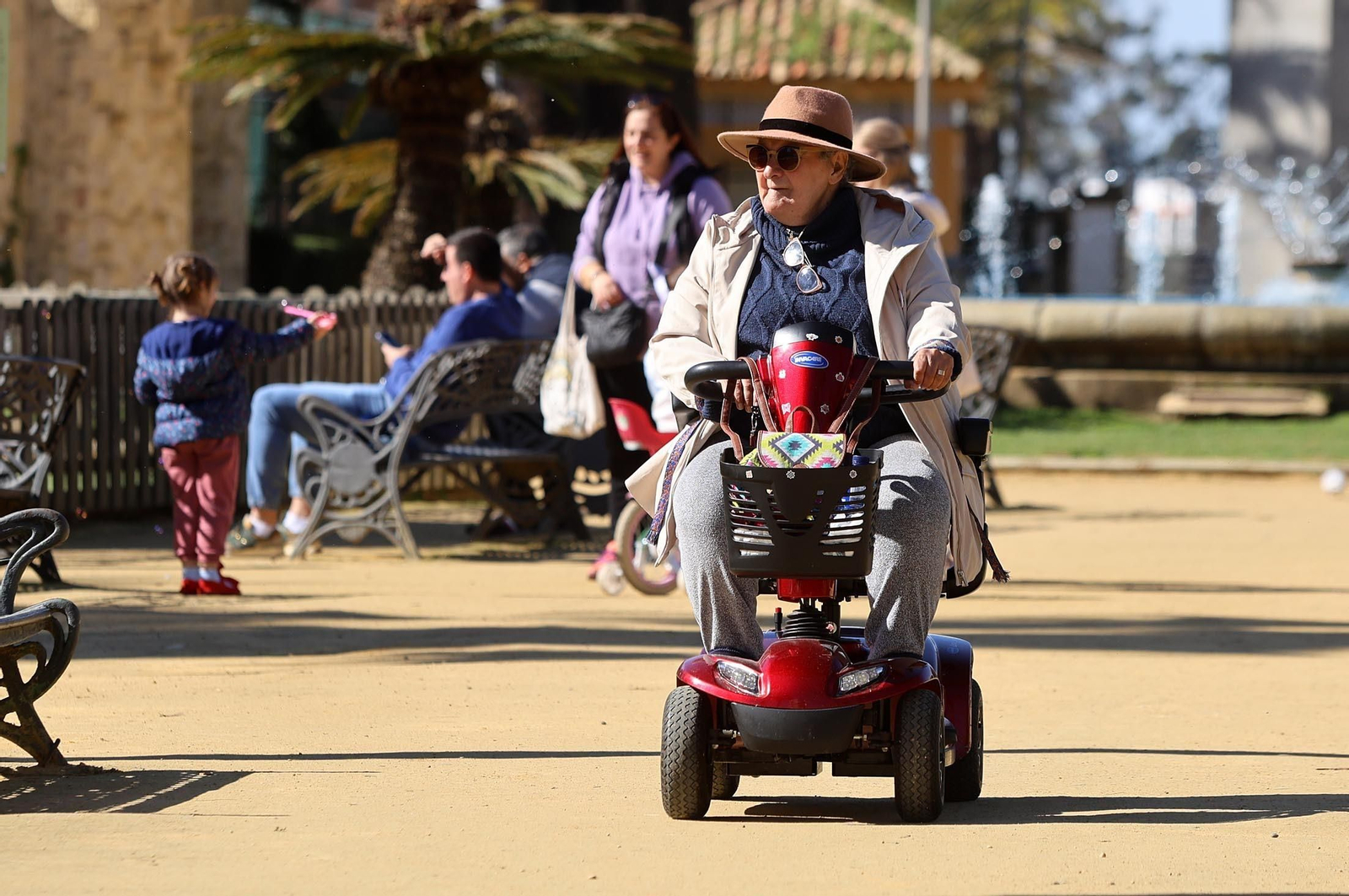 Imágenes del ambiente en la mañana del sábado en Huelva