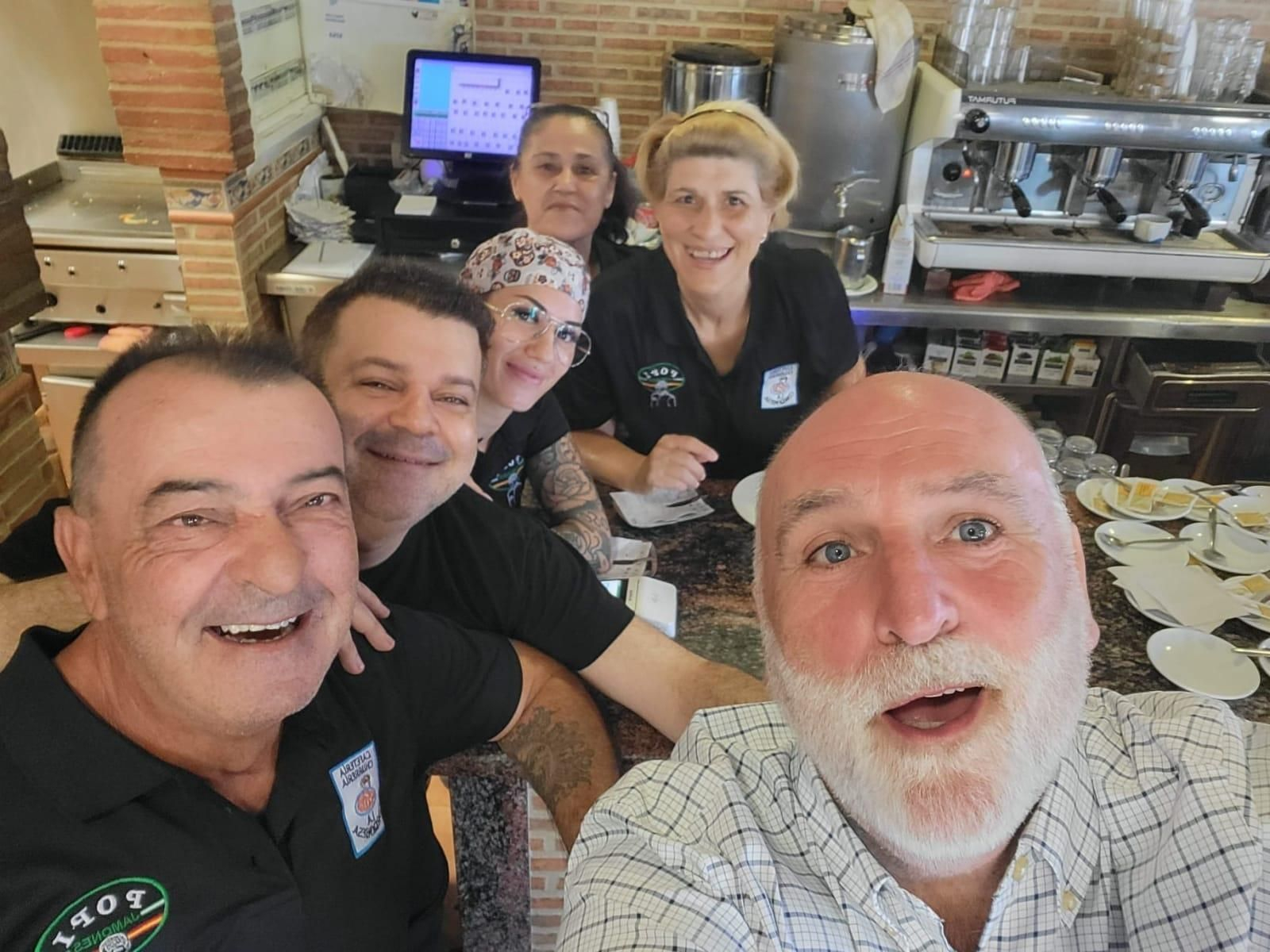 José Andrés con el equipo de la churrería La Cordobesa
