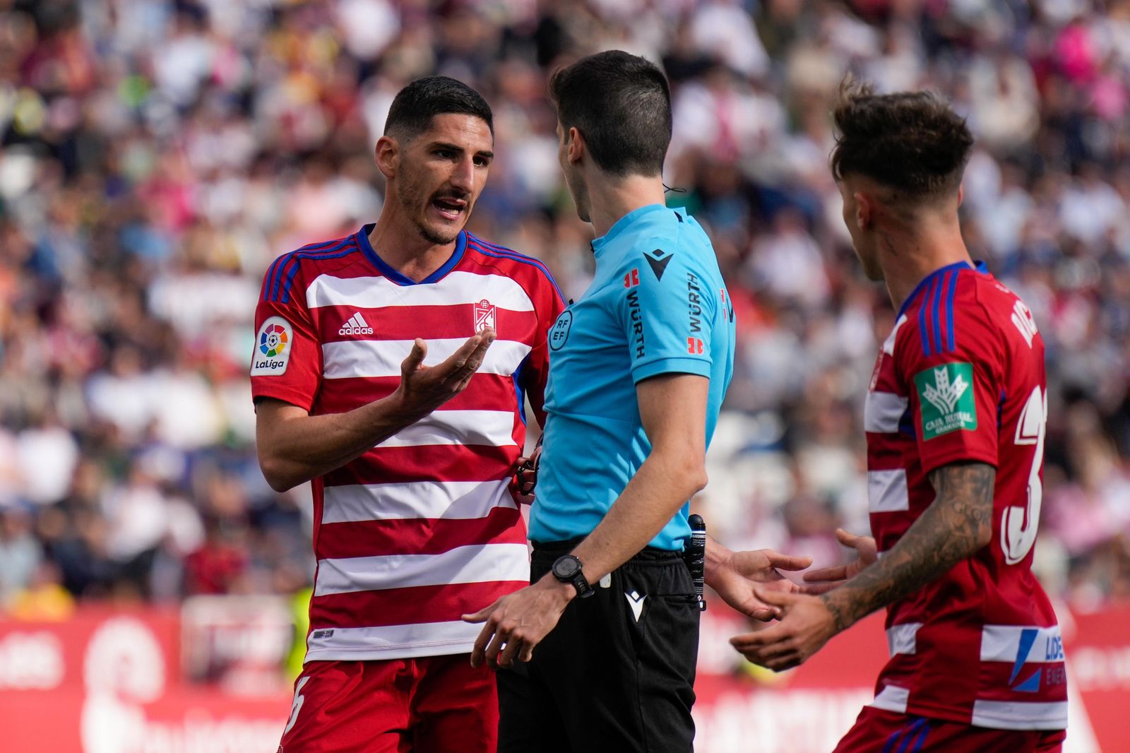 Acción de un partido jugado esta campaña por el Granada CF