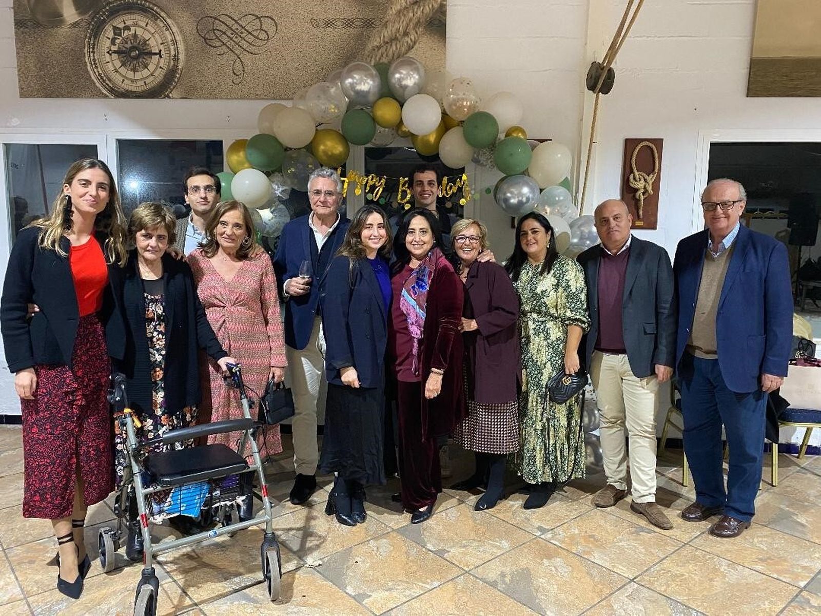 La anfitriona Marichús Morell, María Irizar, Nuria Marín, Nono Marín, Lourdes Marín, Fernando Sicre, Chusa Marín, Guillermo Marín, María José Marín, Teresa Pascual, Javier María y Antonio Marín.