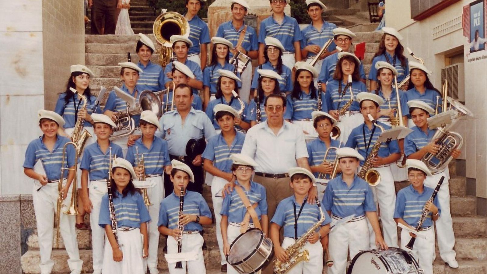 Don José con la banda de Alhama en sus inicios en el verano del 84.