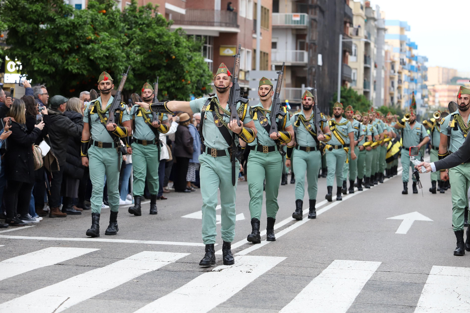 Fotos del Lunes Santo en Algeciras: Desfile de la Legión