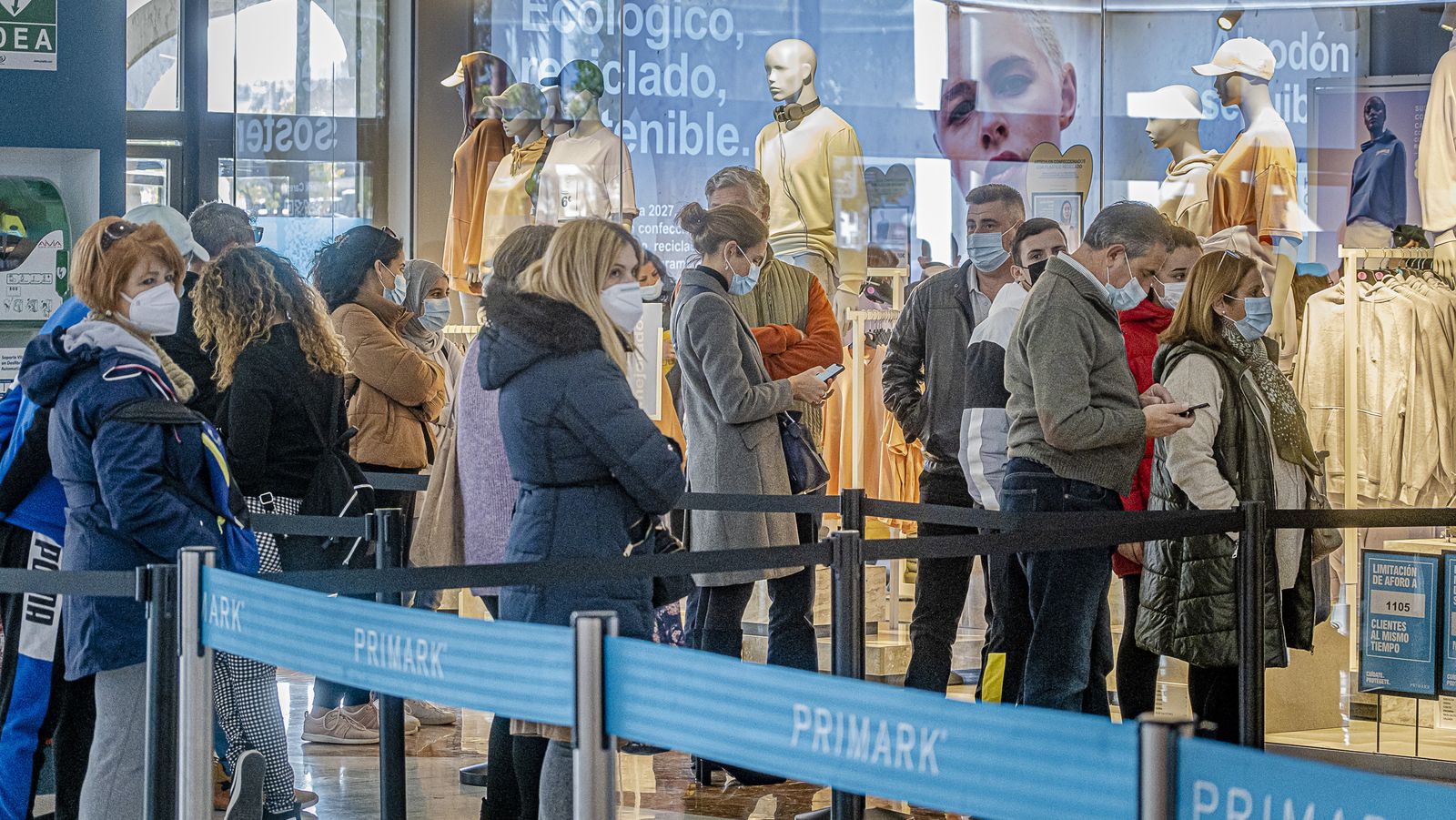 Entrada de la tienda de Primark en Bahía Sur .