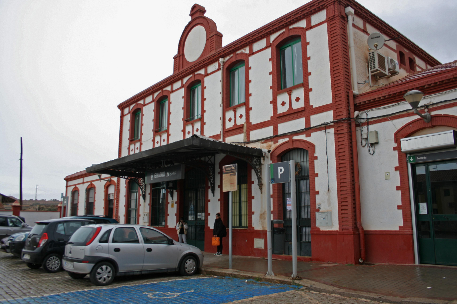 Fotos: el patrimonio ferroviario abandonado de la línea de tren Guadix-Baza-Lorca