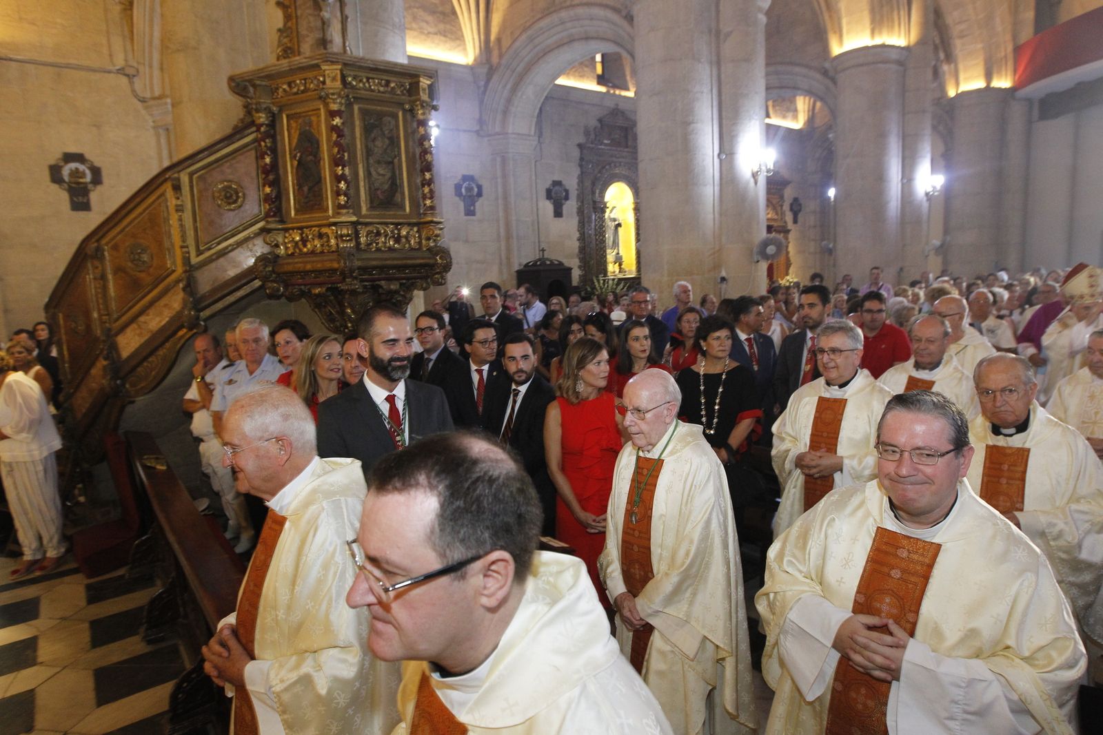 Fotogalería misas en honor a la Virgen del Mar. Feria de Almería 2019