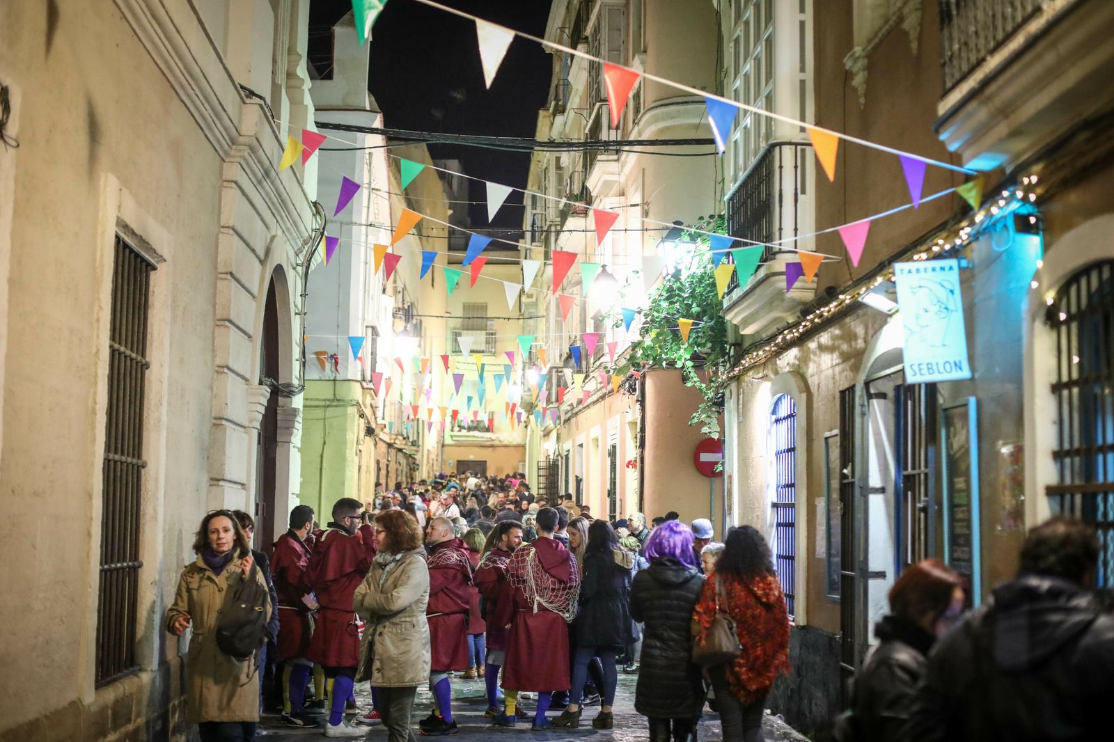 Imágenes de las ilegales en el Pópulo