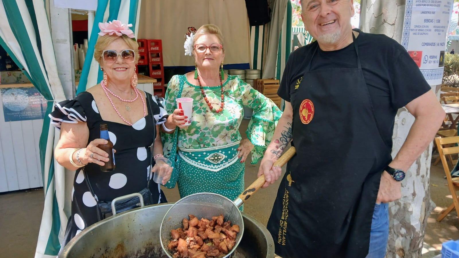 Búscate en las imágenes del Día de la Mujer de la Feria de San Fernando 2024