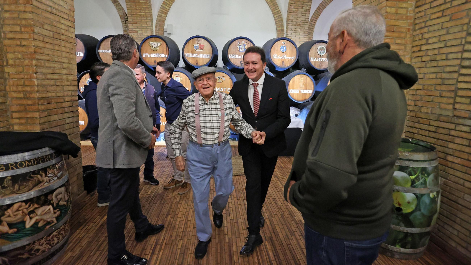 Imágenes de la presentación del libro y homenaje a Manuel Rubiales Perdigones en el Consejo Regulador del Vino de Jerez