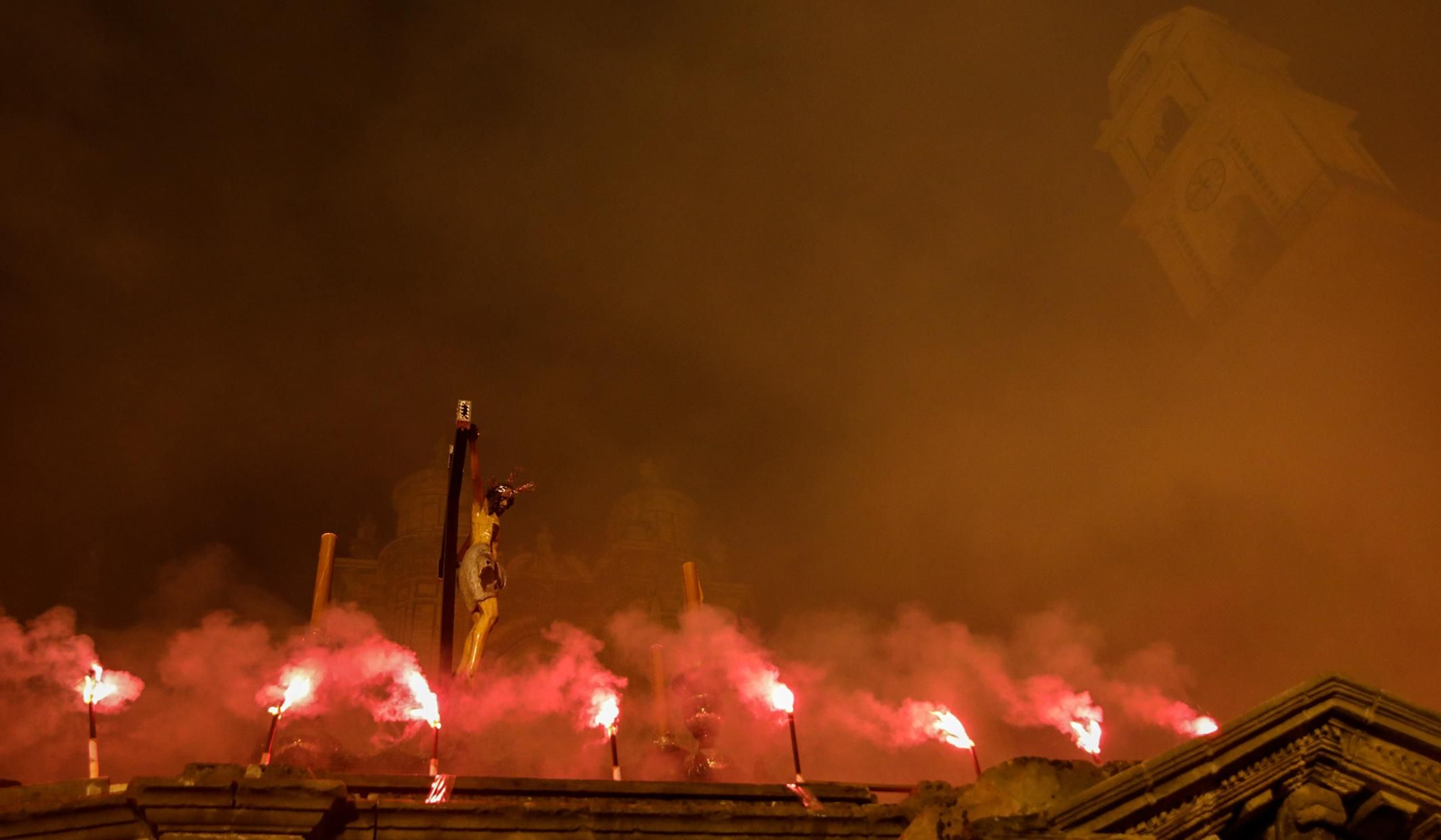 Espectacular recogida de la hermandad de La Viga en la catedral