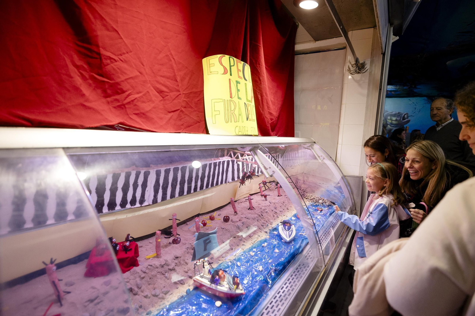 Imágenes de la celebración de los Tosantos en los mercados de Cádiz Imágenes de la celebración de los Tosantos en los mercados de Cádiz