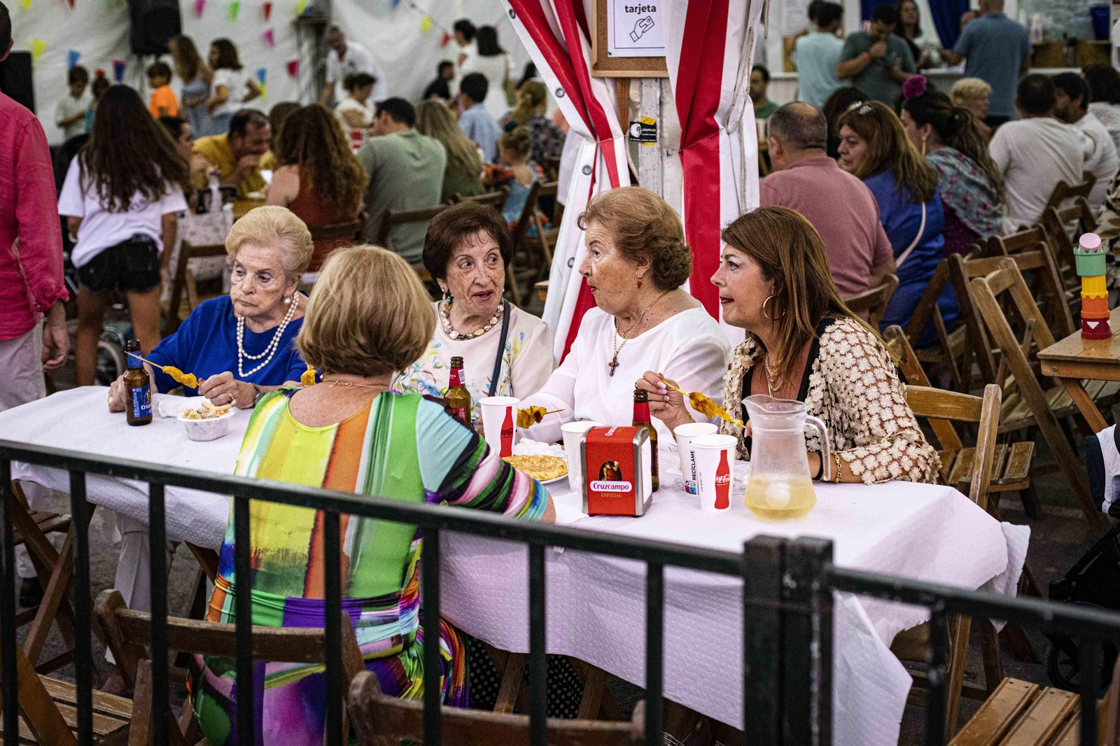 Búscate en las imágenes del viernes de Feria en San Fernando