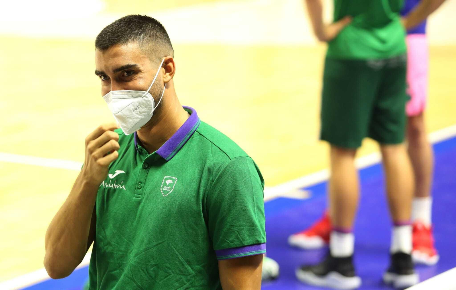 Así luce el Martín Carpena sin su afición en los prolegómenos de la visita del Barcelona