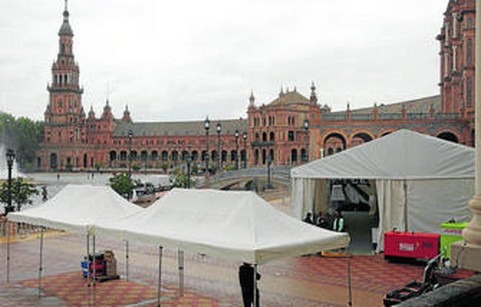 Imagen del conjunto regionalista con unas carpas montadas para un evento reciente.