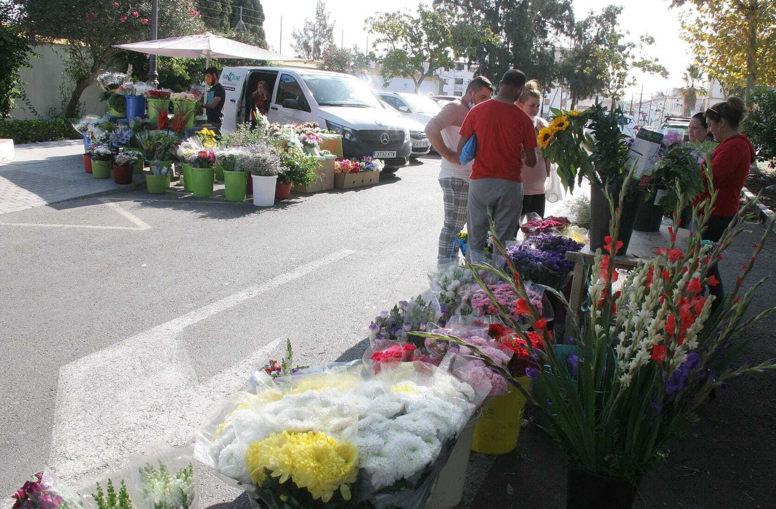 El cementerio se prepara para el Día de Todos los Santos