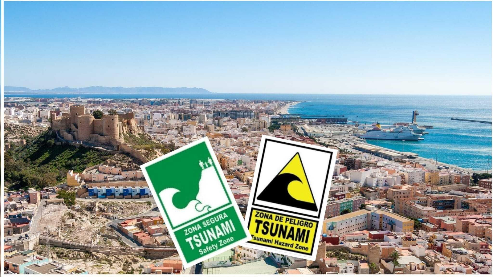 Vista panorámica de la ciudad de Almería, con la imponente Alcazaba y frente al Mar Mediterráneo.