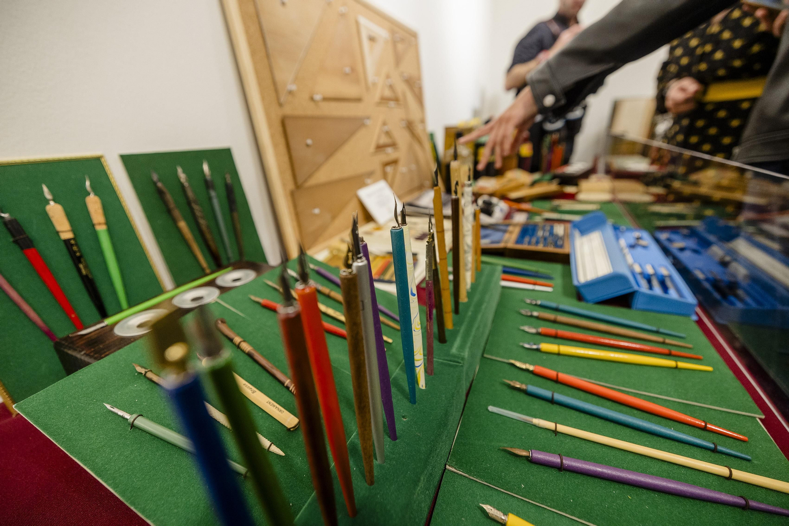 Las imágenes de la inauguración de la exposición por el centenario de la librería Bozano en San Fernando.