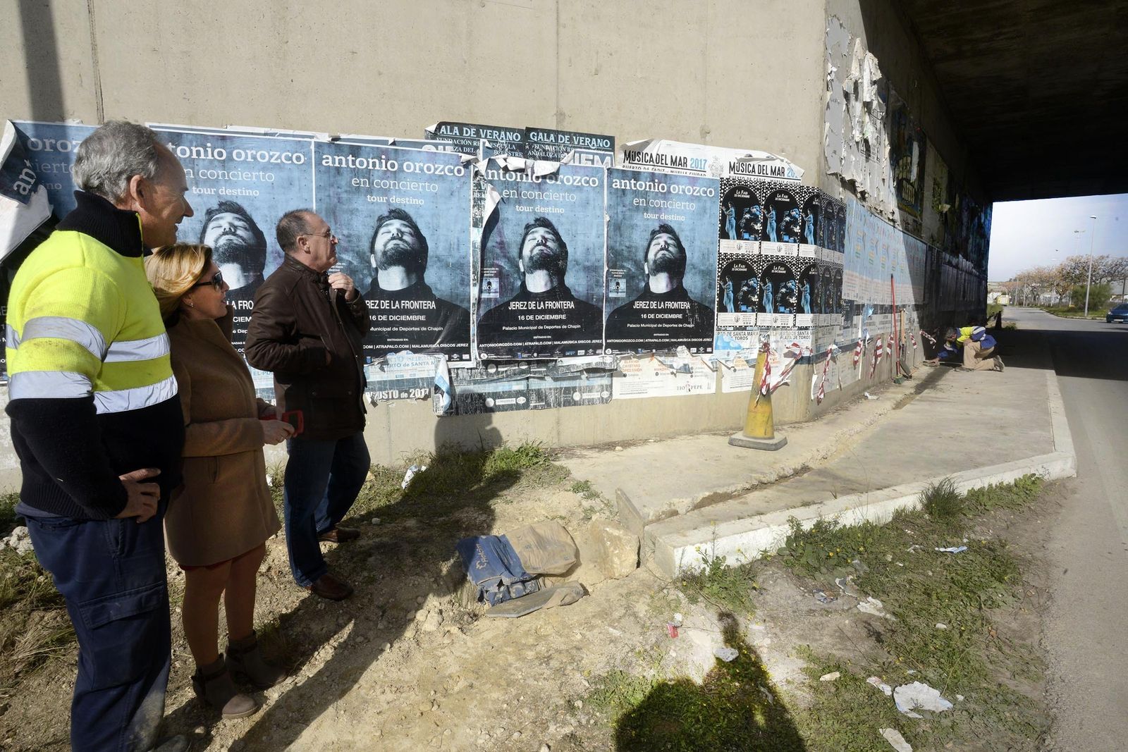 La concejala Carmen Ojeda, visitando los trabajos.
