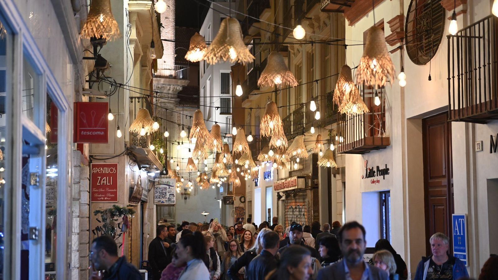 Ilumniación de Navidad en calle San Juan. Ilumniación de Navidad en calle San Juan.